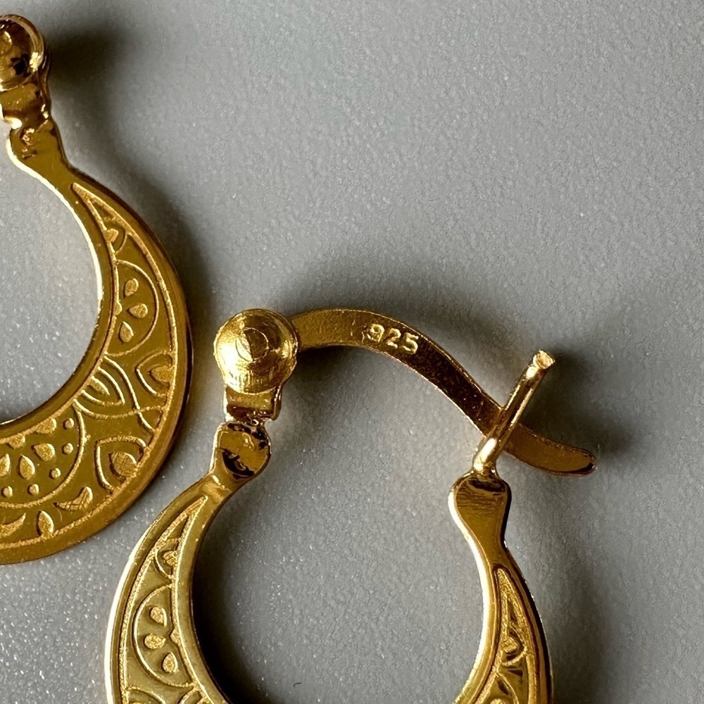 14k Gold Patterned Small Hoops - Picture 5 of 7